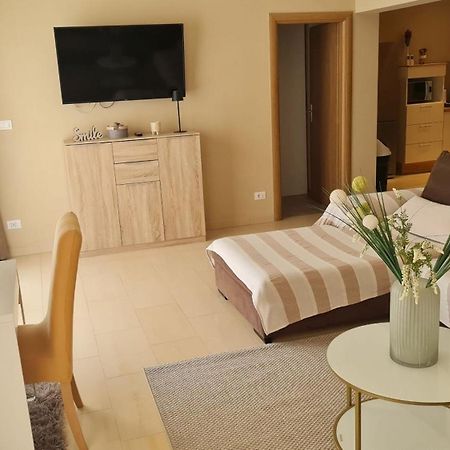Apartments Beach Dream Mimice Extérieur photo