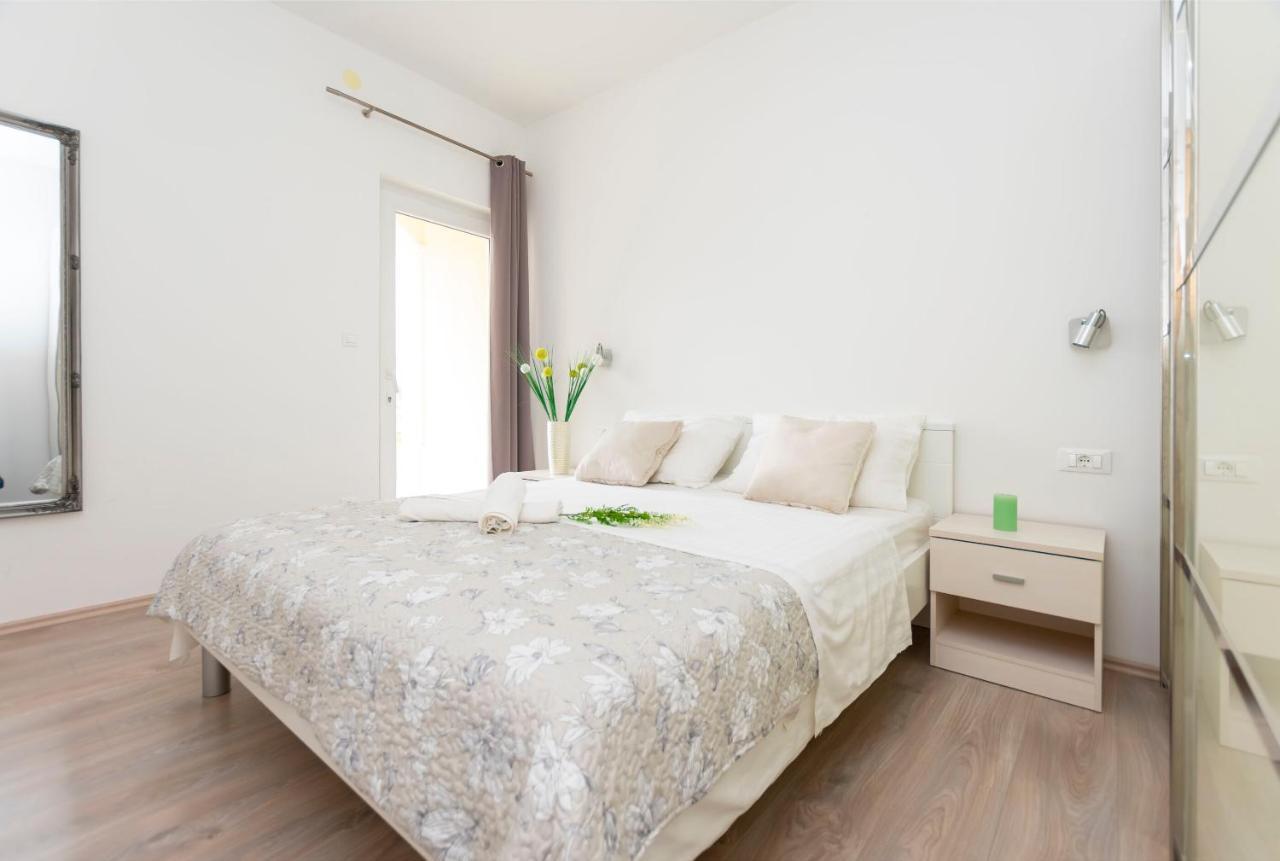Apartments Beach Dream Mimice Extérieur photo