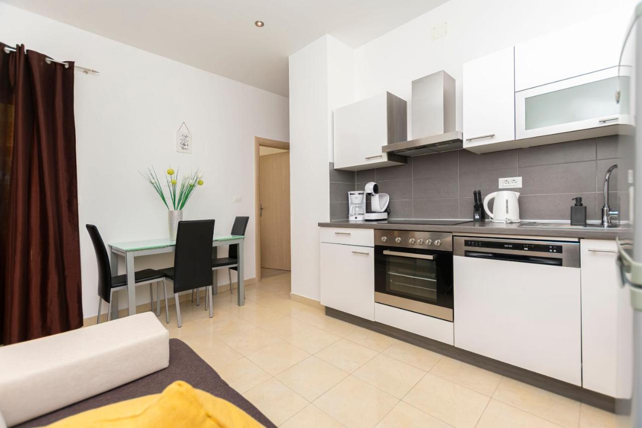Apartments Beach Dream Mimice Extérieur photo